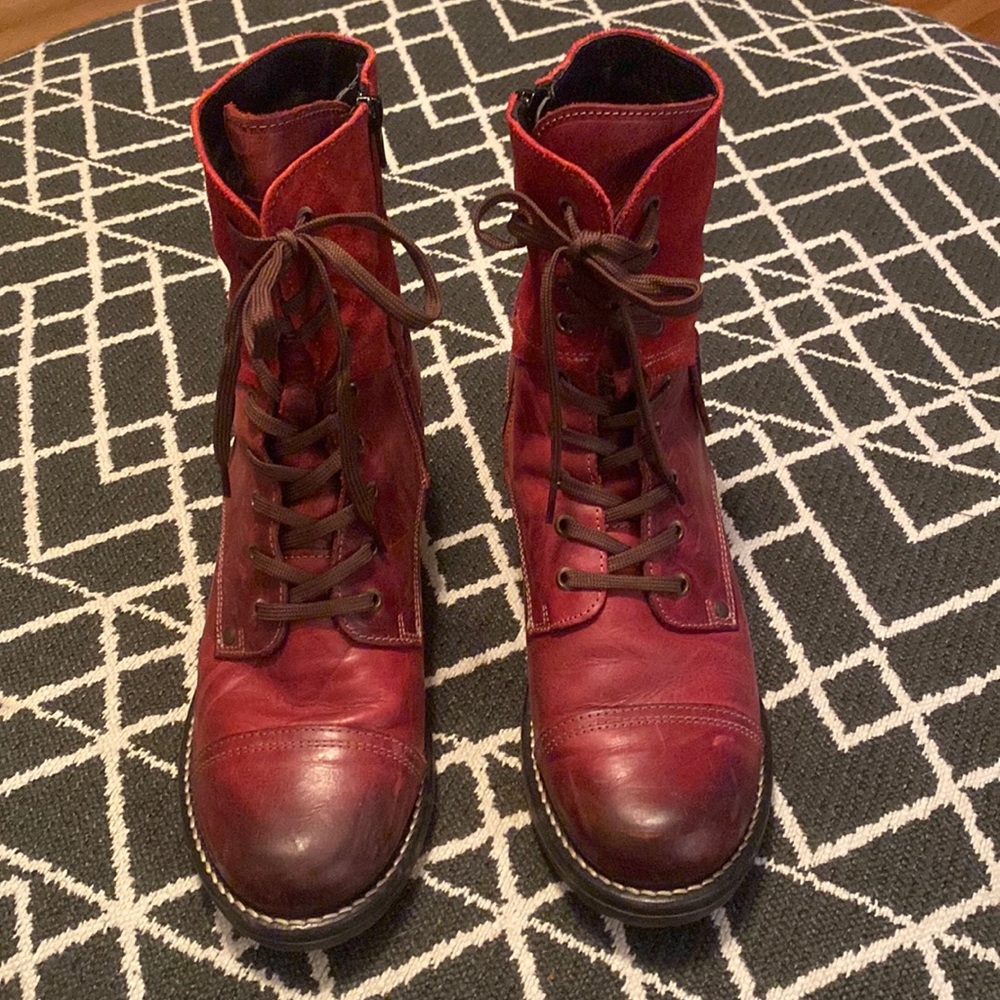 Taos red crave boots- size 43, US 12/12.5, EUC